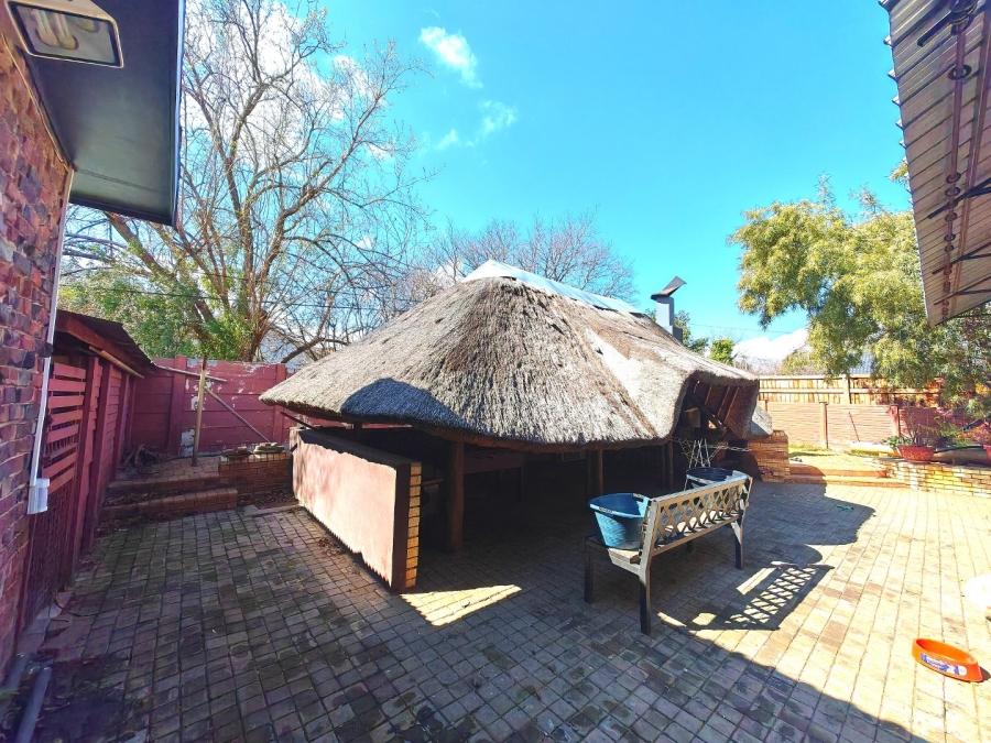 5 Bedroom Property for Sale in Fichardt Park Free State